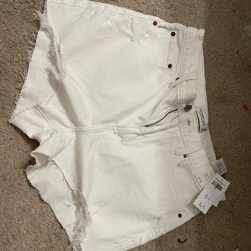 Abercrombie high rise mom short